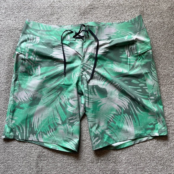 Mens Lululemon Current State 10” Board Shorts Size 36 - Picture 1 of 9